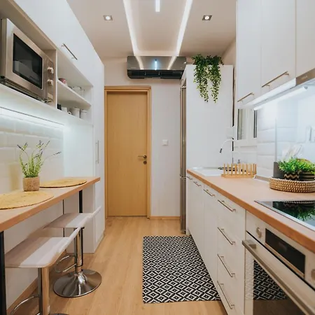 Apartamento New Cozy By The Sea *