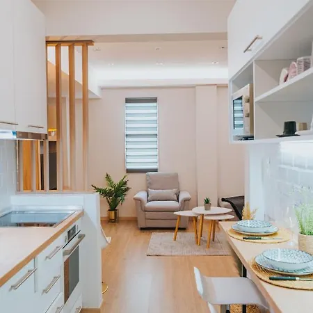 New Cozy By The Sea アパート テッサロニキ